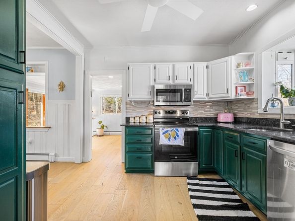 17 Vale Rd, Wakefield MA 01880