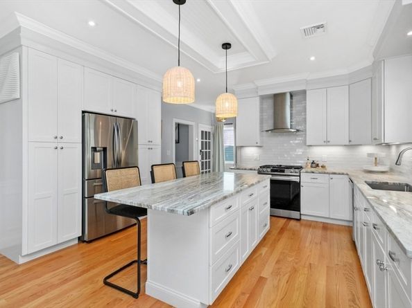 20 College Farm Rd, Waltham MA 02451