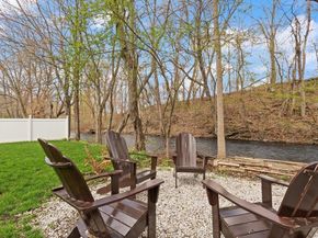 18 Meena Dr, Worcester MA 01603