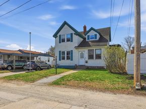 9 Hamilton Street, Clinton MA 01510