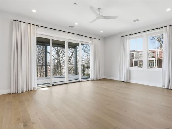 407 E 7th St 2, Boston MA 02127