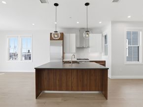 407 E 7th St 2, Boston MA 02127