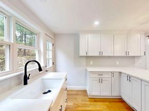 8 Reardon Rd, Hudson MA 01749