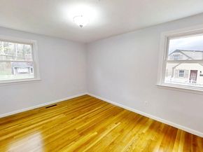 8 Reardon Rd, Hudson MA 01749