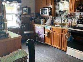 27 A-B Grafton St, Millbury MA 01527