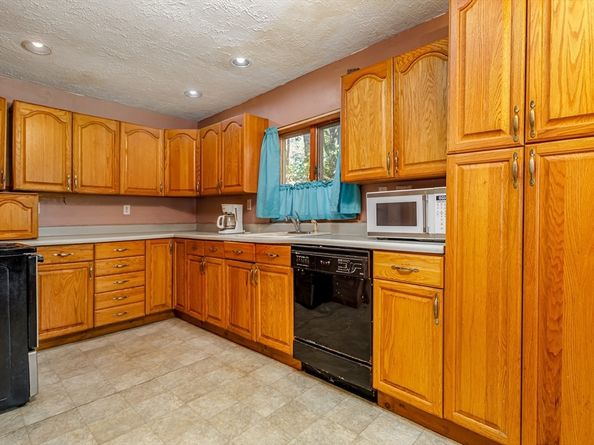 102 Summer Street, Athol MA 01331