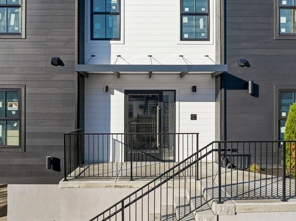 11 Boynton St. 202, Swampscott MA 01907