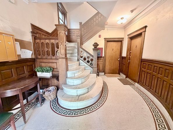 35 Westbourne Ter 2, Brookline MA 02446