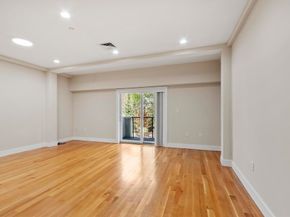 321 Hammond Pond Pkwy 103, Brookline MA 02467