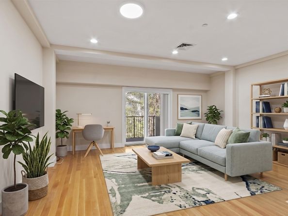 321 Hammond Pond Pkwy 103, Brookline MA 02467