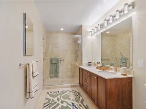 321 Hammond Pond Pkwy 103, Brookline MA 02467