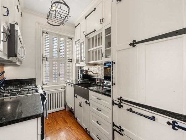 49 Grove St Penthouse, Boston MA 02114
