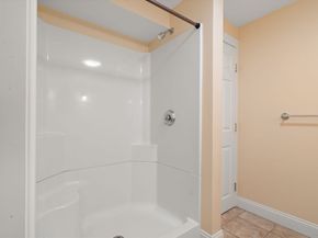 3 Summerland Way 3, Worcester MA 01609