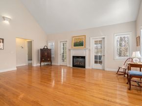 3 Summerland Way 3, Worcester MA 01609