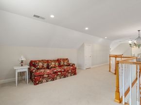 3 Summerland Way 3, Worcester MA 01609