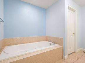 3 Summerland Way 3, Worcester MA 01609