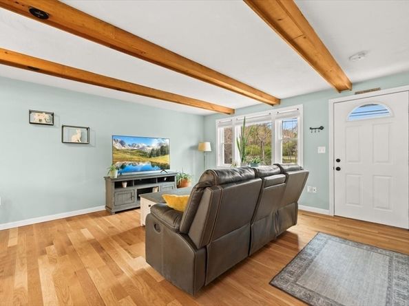 120 County St, Lakeville MA 02347
