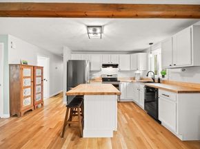 120 County St, Lakeville MA 02347