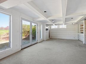 20 Garden St, West Newbury MA 01985