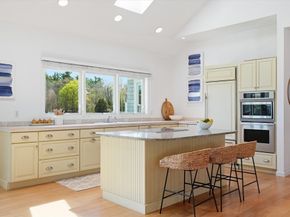 20 Garden St, West Newbury MA 01985