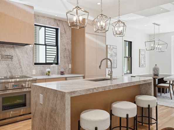 9 Mt Auburn St, Cambridge MA 02138