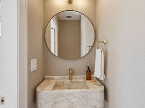 9 Mt Auburn St, Cambridge MA 02138