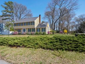 75 Erica Dr, Stoughton MA 02072