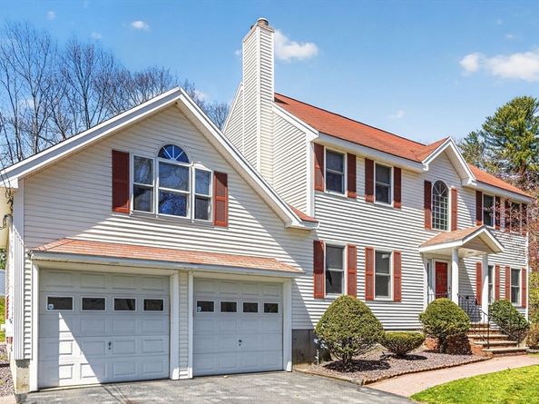 22 Mcrayne Hill Rd, Billerica MA 01821