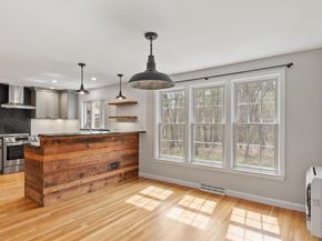 19 Hitchin Post Rd, Chelmsford MA 01824