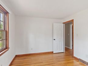 19 Hitchin Post Rd, Chelmsford MA 01824