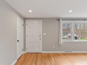 19 Hitchin Post Rd, Chelmsford MA 01824