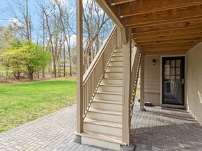 19 Hitchin Post Rd, Chelmsford MA 01824