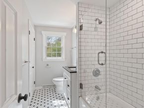 19 Hitchin Post Rd, Chelmsford MA 01824