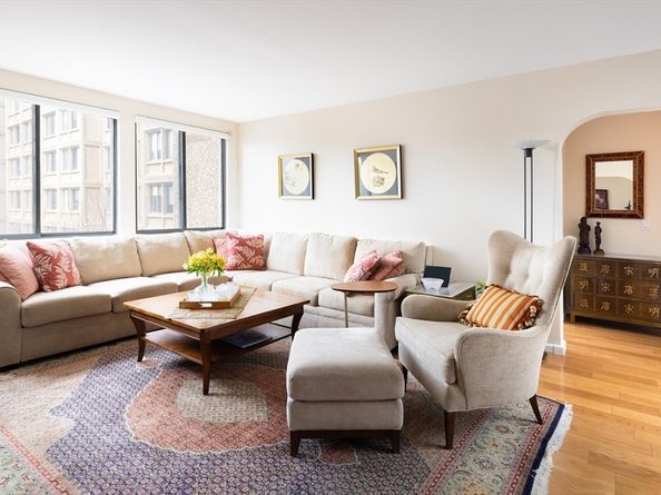 1731 Beacon St 402, Brookline MA 02445