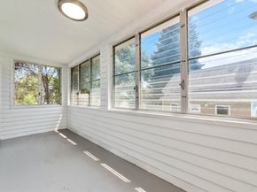9 Dervin Pl, Clinton MA 01510
