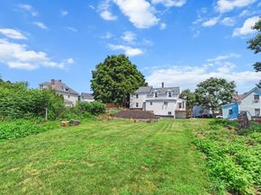 9 Dervin Pl, Clinton MA 01510