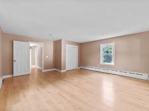 9 Dervin Pl, Clinton MA 01510