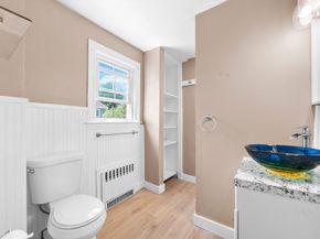 9 Dervin Pl, Clinton MA 01510