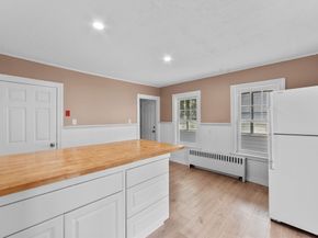 9 Dervin Pl, Clinton MA 01510