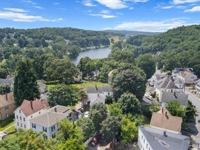 9 Dervin Pl, Clinton MA 01510