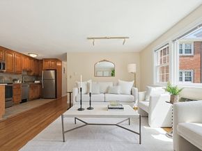 224 School Street 7, Walpole MA 02081