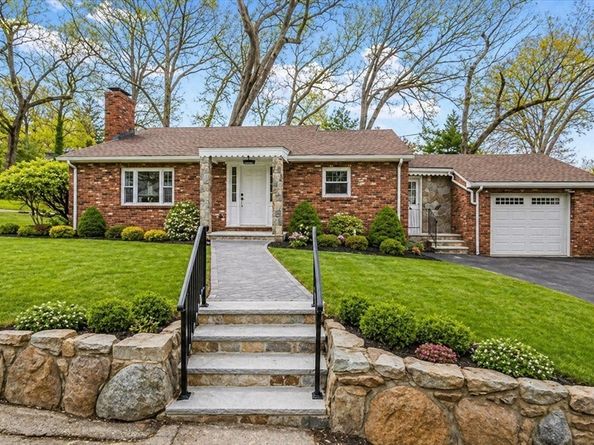 78 Windemere Circle, Braintree MA 02184
