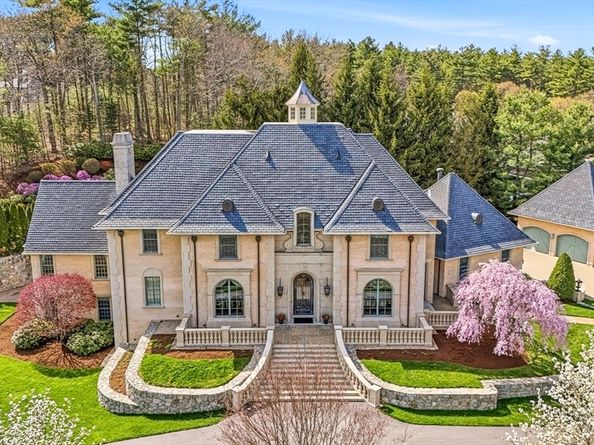 9 Wescott Drive, Hopkinton MA 01748