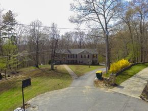 1 Lorraine Ln, Millville MA 01529