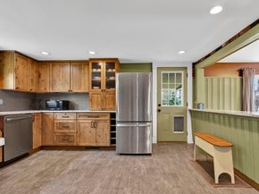 58 School St, Groveland MA 01834