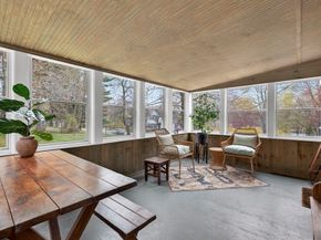 58 School St, Groveland MA 01834