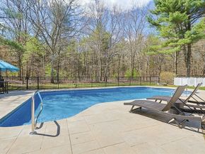 8 Weyman Ln, Sharon MA 02067