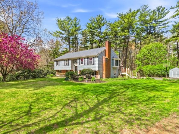 15 May Elm Ln, Norwell MA 02061