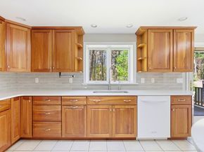 15 May Elm Ln, Norwell MA 02061