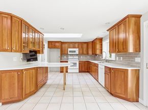 15 May Elm Ln, Norwell MA 02061